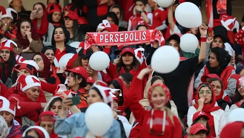 این دربی در "اراک" و با حضور ۱۶۰۰ تماشاگر زن