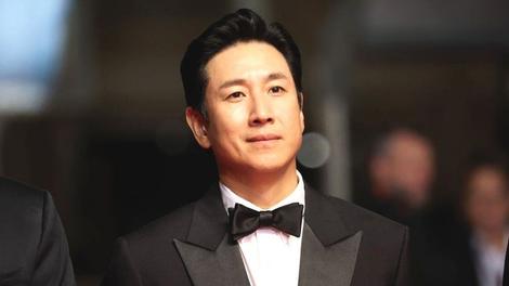 بازیگر معروف کره‌ای از شرم خودکشی کرد!